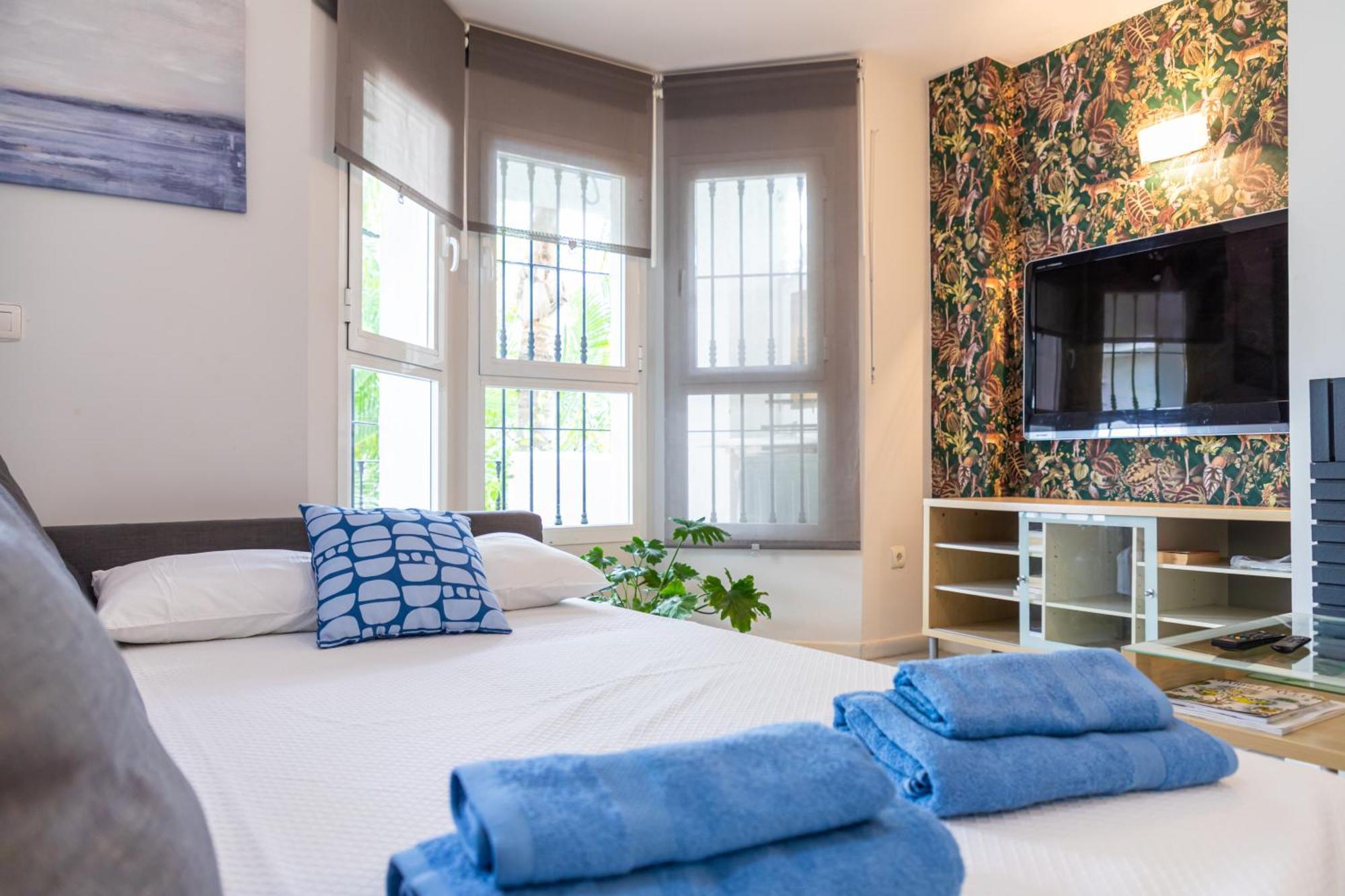 Apartamento Covd 19 Free- Total Purified - Design Penthouse - 3mn To Puerto Banús&beach- Golden Mile- Pool&tropical Garden View Marbella